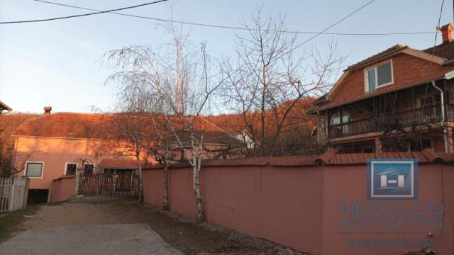 Kuća, Petosoban, Prodaja, 500m2, Jezero, Okolno mesto, Despotovac