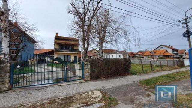 Kuća, Petosoban, Prodaja, 262m2, Kolonija, Gradska lokacija, Jagodina