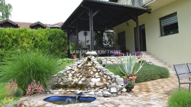 Kuća, Petosoban, Prodaja, 172m2, Širi centar, Gradska lokacija, Apatin