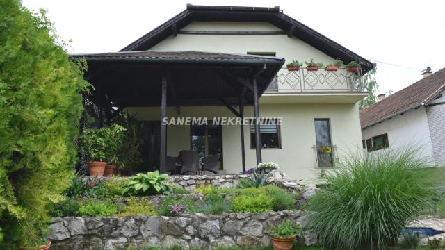 Kuća, Petosoban, Prodaja, 172m2, Širi centar, Gradska lokacija, Apatin