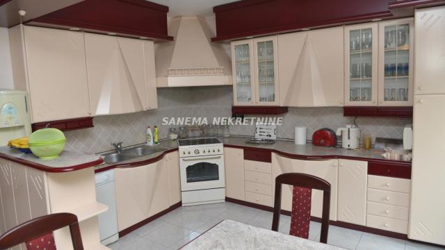 Kuća, Petosoban, Prodaja, 172m2, Širi centar, Gradska lokacija, Apatin