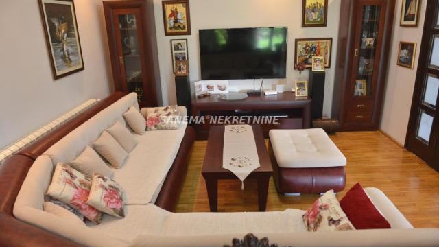 Kuća, Petosoban, Prodaja, 172m2, Širi centar, Gradska lokacija, Apatin