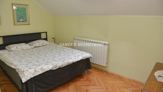 Kuća, Petosoban, Prodaja, 172m2, Širi centar, Gradska lokacija, Apatin