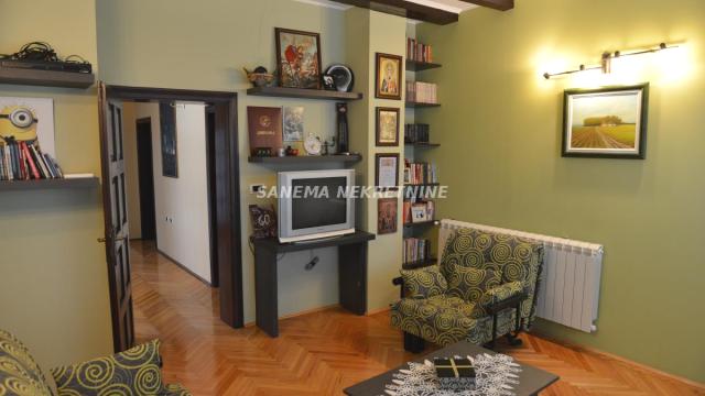 Kuća, Petosoban, Prodaja, 172m2, Širi centar, Gradska lokacija, Apatin