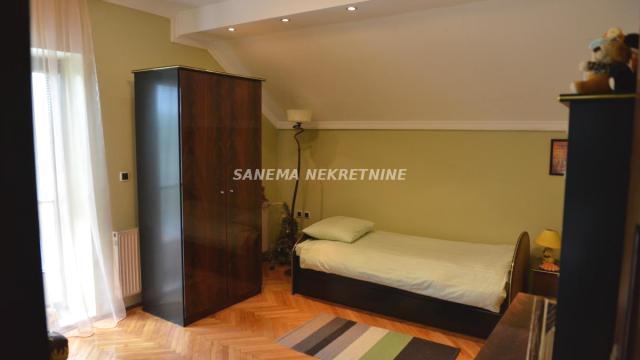 Kuća, Petosoban, Prodaja, 172m2, Širi centar, Gradska lokacija, Apatin