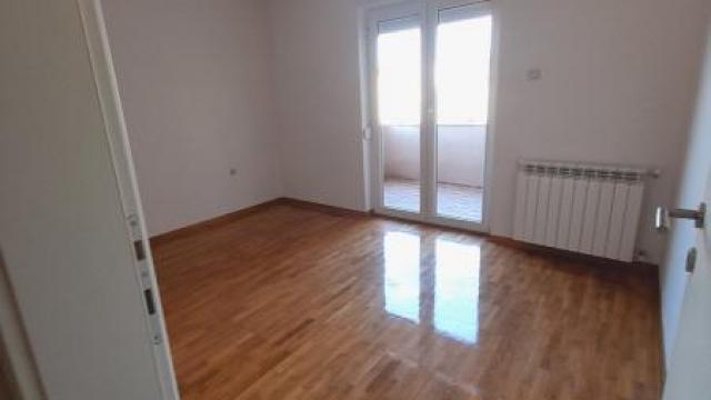 Stan, Trosoban, Prodaja, 73m2, Centar, Gradska lokacija, Jagodina