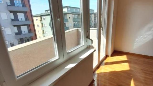 Stan, Trosoban, Prodaja, 73m2, Centar, Gradska lokacija, Jagodina