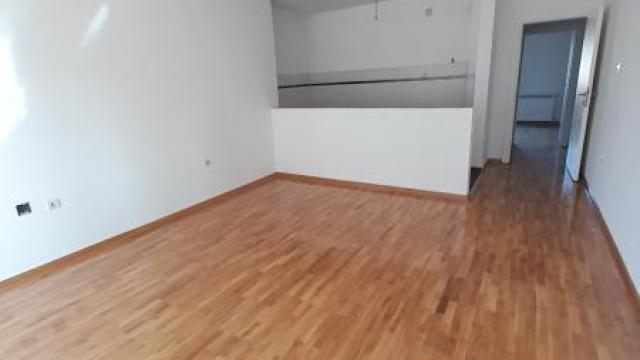 Stan, Trosoban, Prodaja, 73m2, Centar, Gradska lokacija, Jagodina
