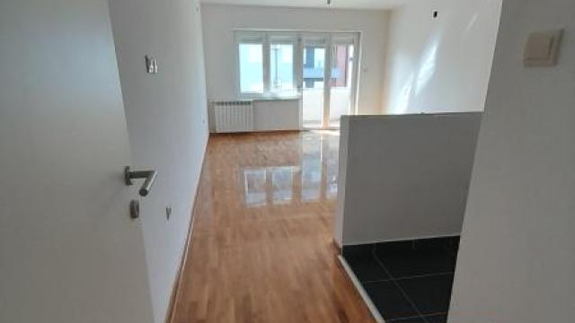 Stan, Trosoban, Prodaja, 73m2, Centar, Gradska lokacija, Jagodina
