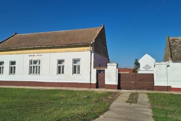 prodaja, kuca,
jarkovac-opstina-secanj, 344518, cetvorosoban-dragomira-mihajlova-93