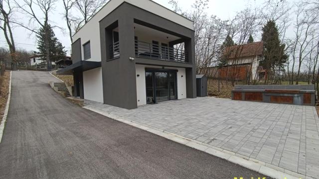 Kuća, Trosoban, Prodaja, 130m2, Avala, Sopot, Beograd