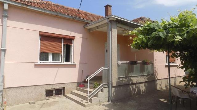 Kuća, Trosoban, Prodaja, 115m2, Centar, Gradska lokacija, Paraćin