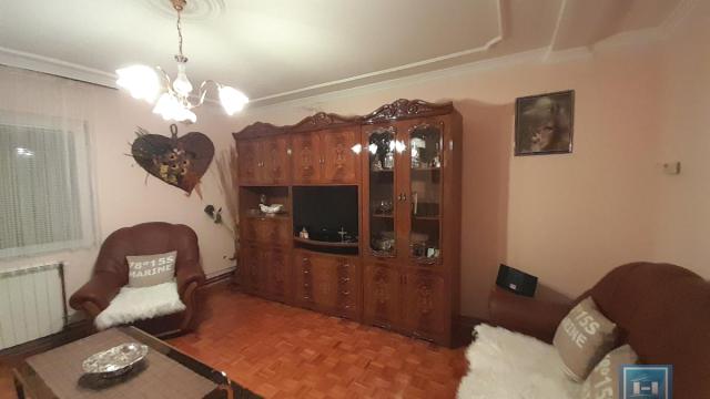Stan, Trosoban, Prodaja, 81m2, Budžino brdo, Gradska lokacija, Jagodina