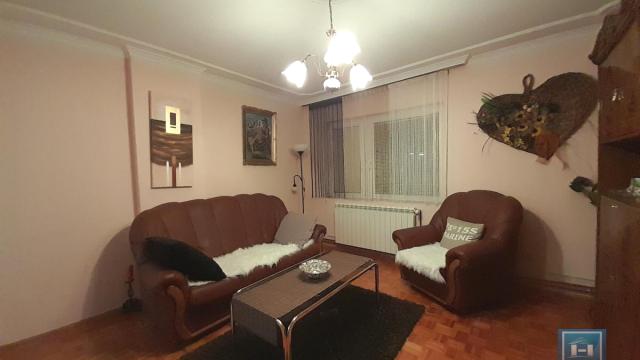 Stan, Trosoban, Prodaja, 81m2, Budžino brdo, Gradska lokacija, Jagodina