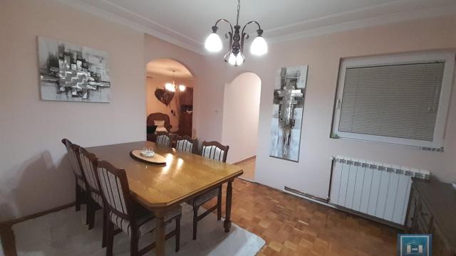 Stan, Trosoban, Prodaja, 81m2, Budžino brdo, Gradska lokacija, Jagodina