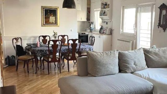 Stan, četvorosoban, Prodaja, 140m2, Crveni krst, Vračar, Cerska