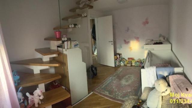 Stan, četvorosoban, Prodaja, 140m2, Crveni krst, Vračar, Cerska