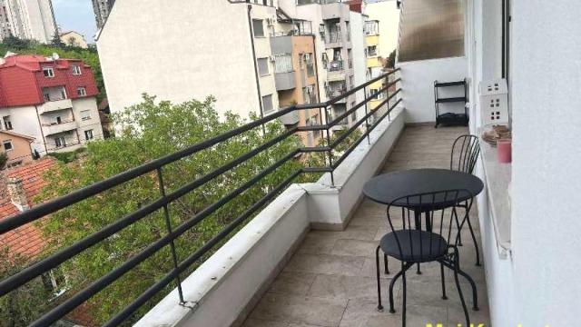 Stan, četvorosoban, Prodaja, 140m2, Crveni krst, Vračar, Cerska