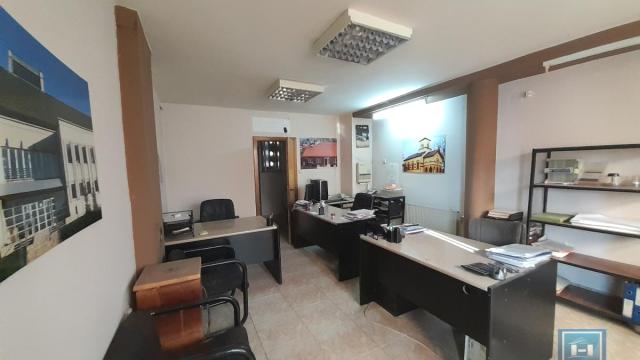 Poslovni prostor, Petosoban, Prodaja, 300m2, Centar, Gradska lokacija, Ćuprija