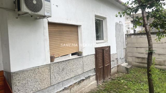 Kuća, četvoroiposoban, Prodaja, 208m2, Centar, Gradska lokacija, Sombor