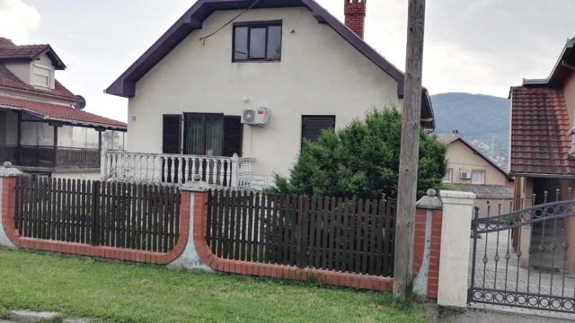 Kuća, Petosoban i veći, Prodaja, 213m2, Zmaj Jovina 13