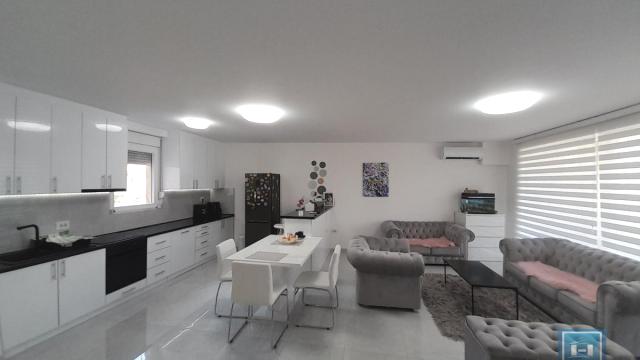 Stan, četvorosoban, Prodaja, 134m2, Centar, Gradska lokacija, Ćuprija