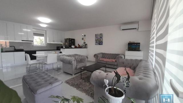 Stan, četvorosoban, Prodaja, 134m2, Centar, Gradska lokacija, Ćuprija