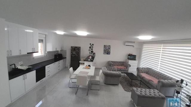 Stan, četvorosoban, Prodaja, 134m2, Centar, Gradska lokacija, Ćuprija