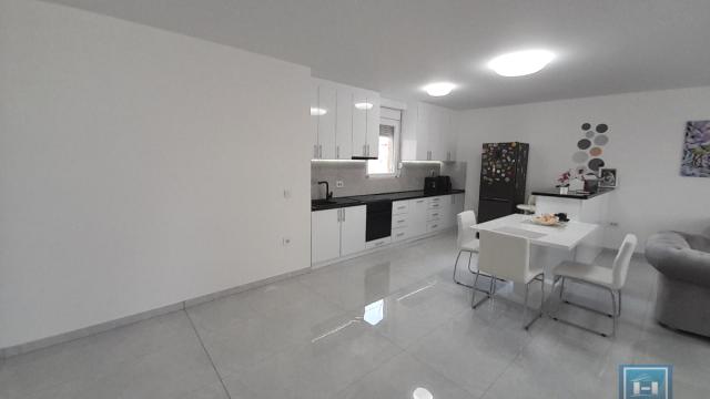Stan, četvorosoban, Prodaja, 134m2, Centar, Gradska lokacija, Ćuprija
