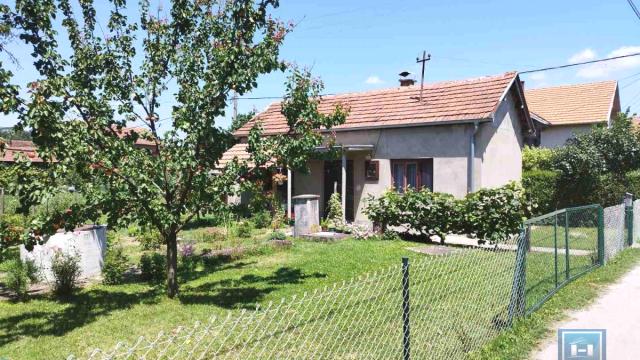 Kuća, Jednoiposoban, Prodaja, 47m2, Majur, Okolno mesto, Jagodina