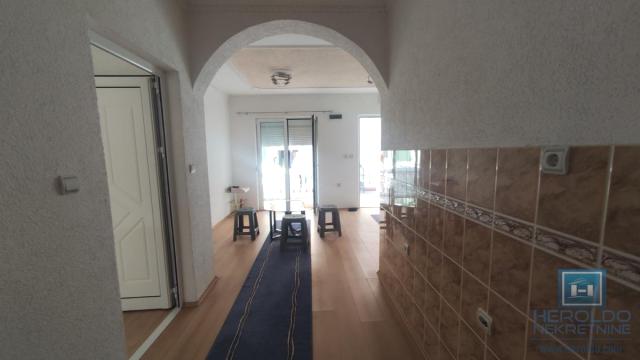 Kuća, Jednoiposoban, Prodaja, 46m2, Centar, Gradska lokacija, Jagodina