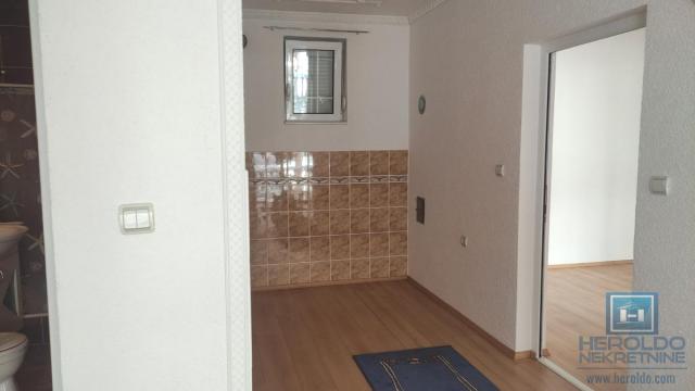 Kuća, Jednoiposoban, Prodaja, 46m2, Centar, Gradska lokacija, Jagodina
