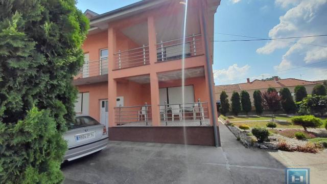 Kuća, Prodaja, 180m2, Centar, Gradska lokacija, Ćuprija