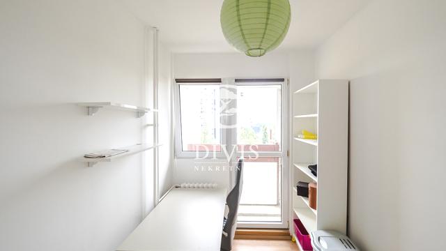Stan, Trosoban, Prodaja, 62m2, Zemun, Banijska