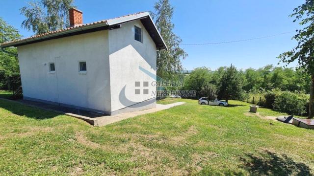 Kuća, Trosoban, Prodaja, 67m2, Živkovačka