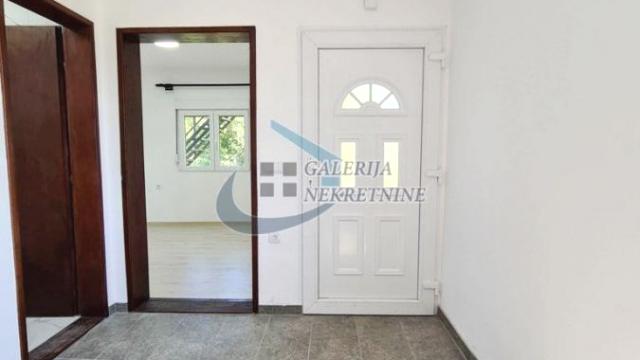 Kuća, Trosoban, Prodaja, 67m2, Živkovačka