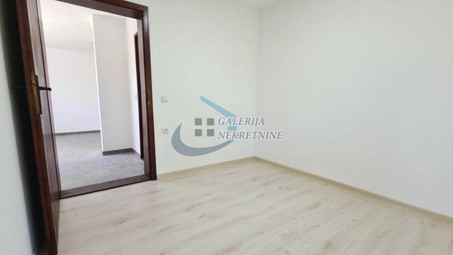 Kuća, Trosoban, Prodaja, 67m2, Živkovačka