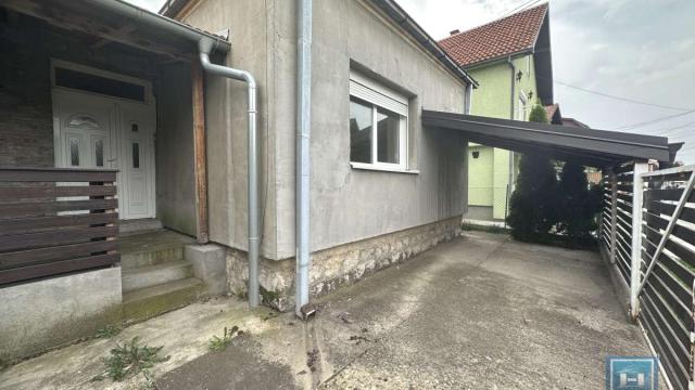 Kuća, Trosoban, Prodaja, 80m2, Centar, Gradska lokacija, Ćuprija