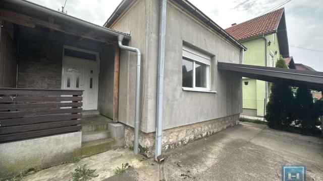 Kuća, Trosoban, Prodaja, 80m2, Centar, Gradska lokacija, Ćuprija