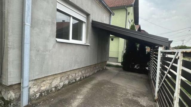 Kuća, Trosoban, Prodaja, 80m2, Centar, Gradska lokacija, Ćuprija