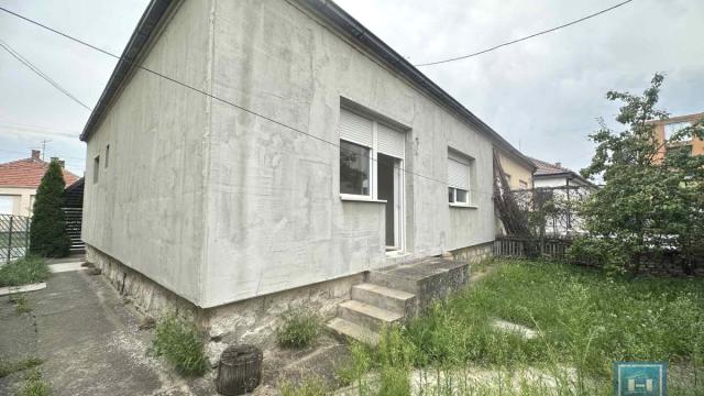 Kuća, Trosoban, Prodaja, 80m2, Centar, Gradska lokacija, Ćuprija