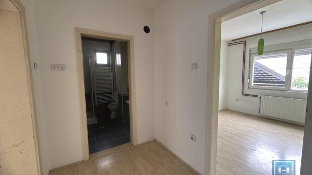 Kuća, Trosoban, Prodaja, 80m2, Centar, Gradska lokacija, Ćuprija