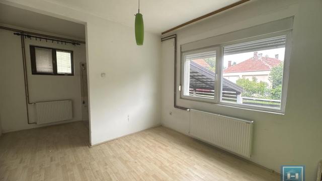 Kuća, Trosoban, Prodaja, 80m2, Centar, Gradska lokacija, Ćuprija