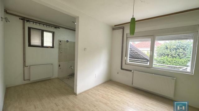 Kuća, Trosoban, Prodaja, 80m2, Centar, Gradska lokacija, Ćuprija