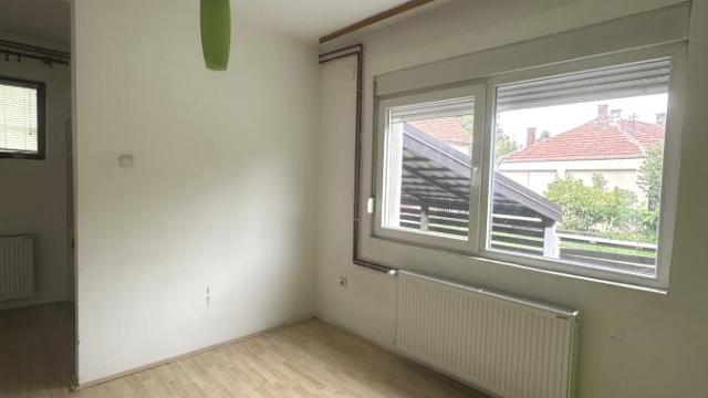 Kuća, Trosoban, Prodaja, 80m2, Centar, Gradska lokacija, Ćuprija