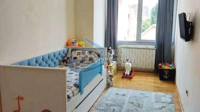 Stan, Trosoban, Prodaja, 103m2, Crveni krst, Vračar, Golubačka