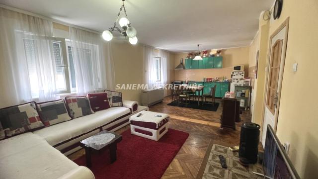 Kuća, Trosoban, Prodaja, 89m2, Širi centar, Gradska lokacija, Apatin