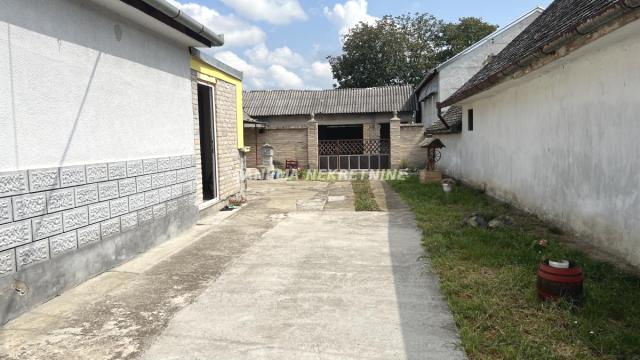 Kuća, Trosoban, Prodaja, 89m2, Širi centar, Gradska lokacija, Apatin
