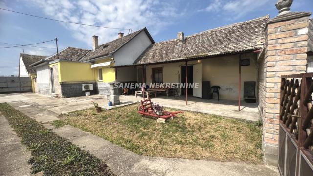 Kuća, Trosoban, Prodaja, 89m2, Širi centar, Gradska lokacija, Apatin
