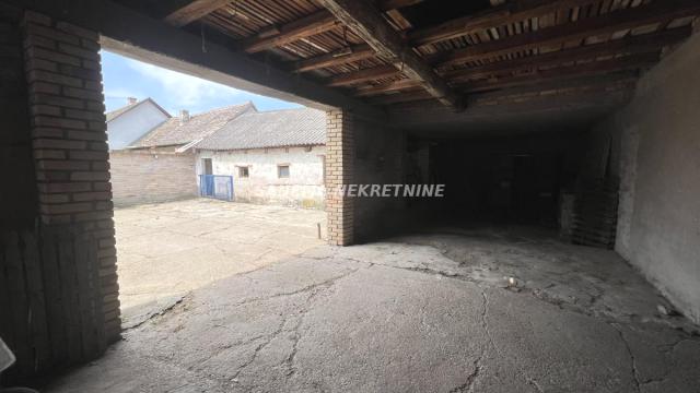 Kuća, Trosoban, Prodaja, 89m2, Širi centar, Gradska lokacija, Apatin